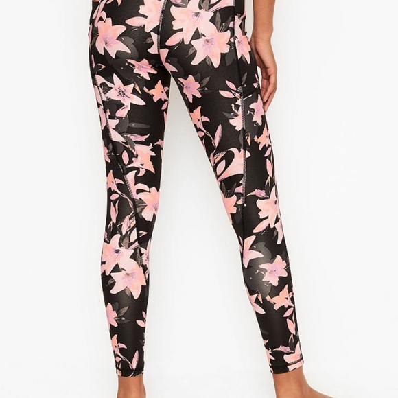 Victoria’s Secret Black/Pink Lily 7/8 Leggings Size 10 - Picture 2 of 3